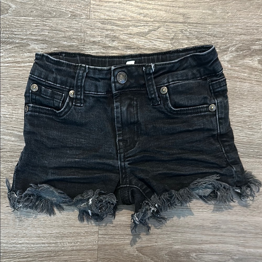 7 for all mankind shorts🖤